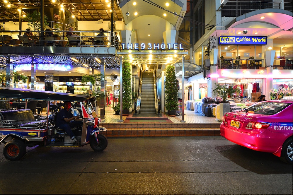 THE 93 HOTEL 12/32