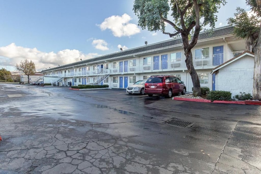 Motel6 Hayward, CA – Silicon Valley Gateway 48/61