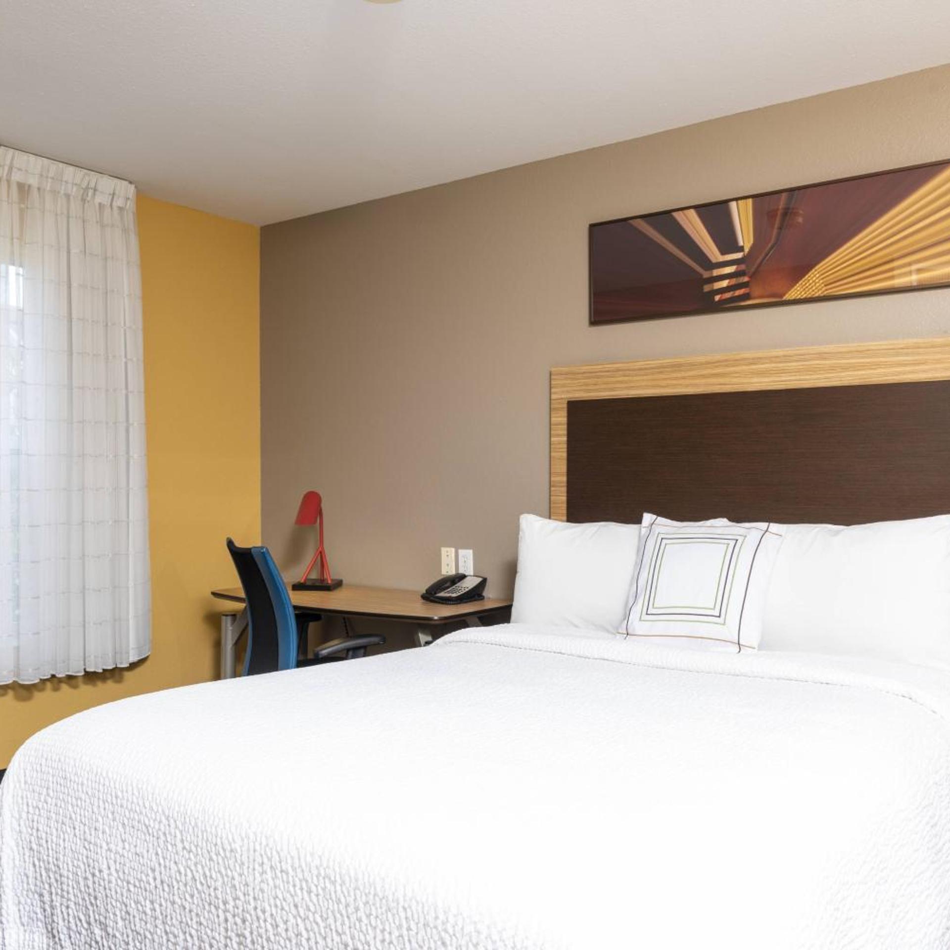 2 Bedrooms, Suite, Queen Bed, Sofa