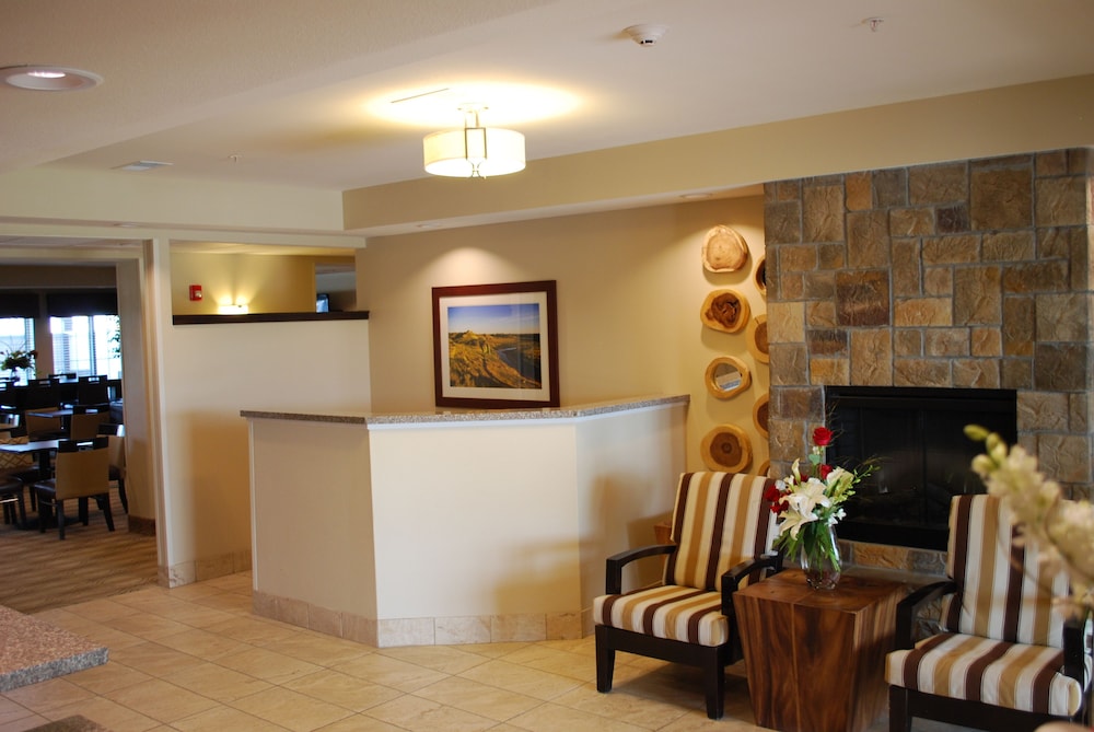Landmark Suites 9/50