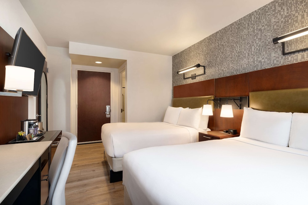 Doubletree By Hilton New York Downtown 12/39