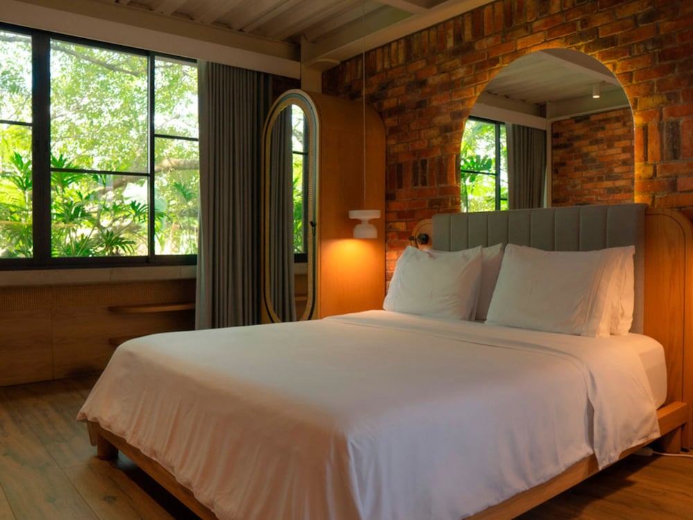 Nomada Hotel Origen 10/27