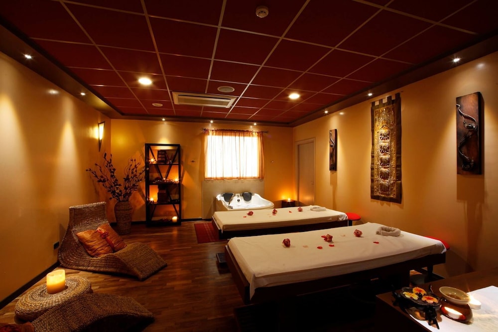Cocca Hotel Royal Thai SPA 24/50