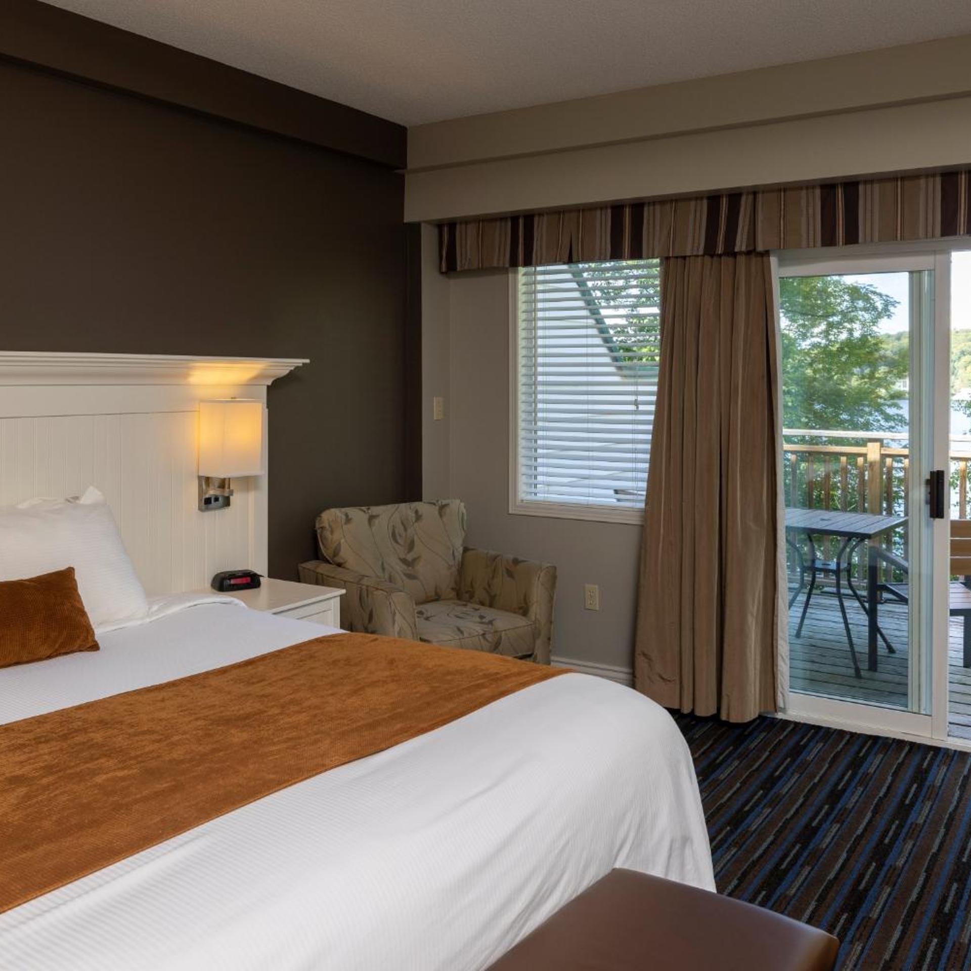 Maplewood, Superior, King Bed