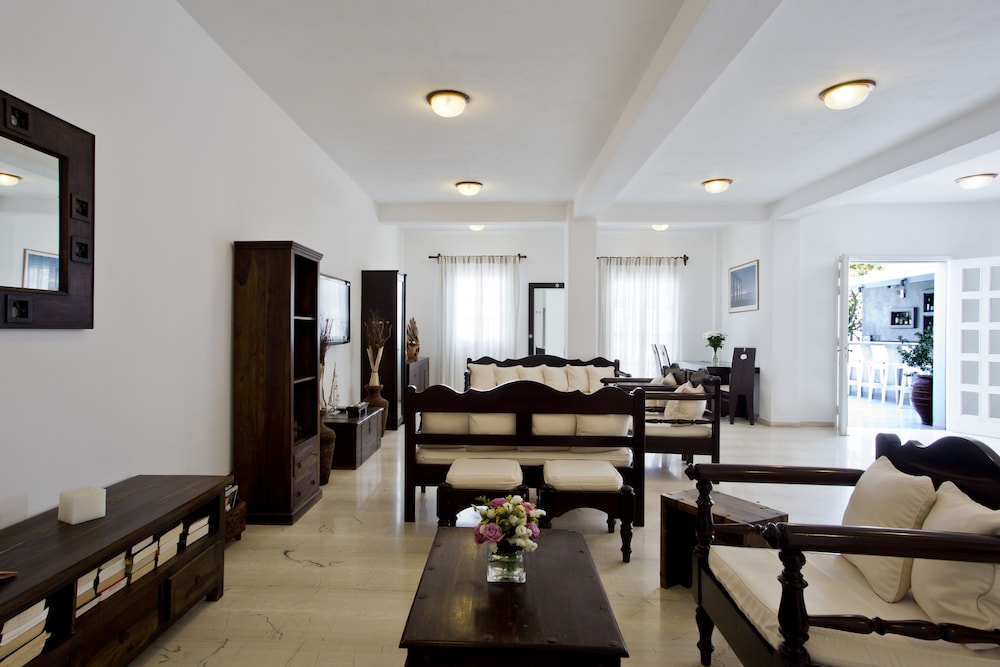 Alexandra Hotel 54/63