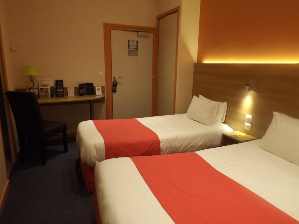 P'TIT DEJ-HOTEL COGNAC LA RESIDENCE 12/47