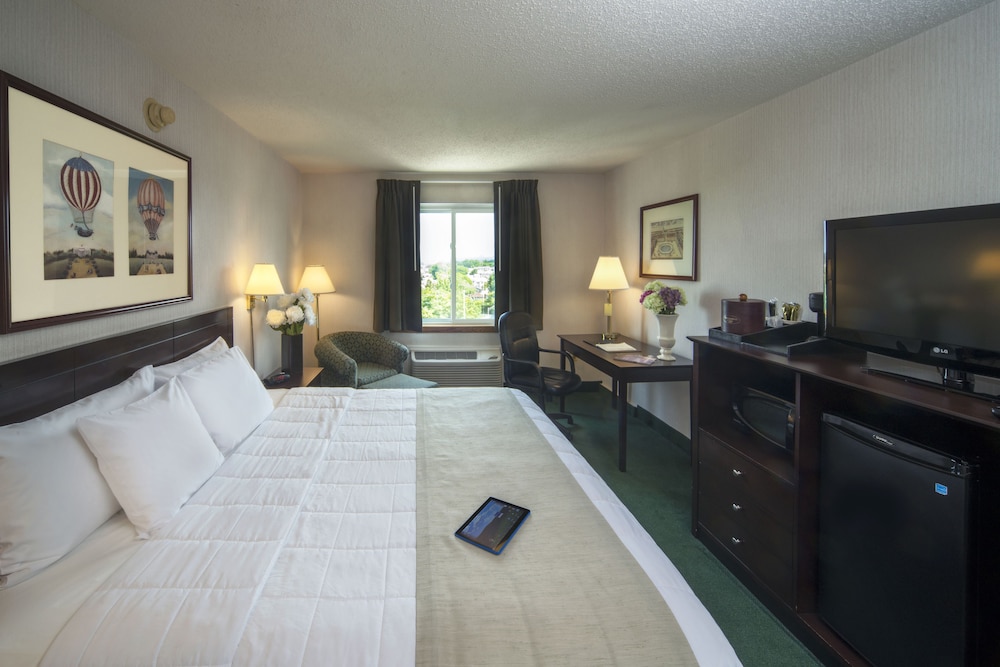 Meadowlands Plaza Hotel 8/57
