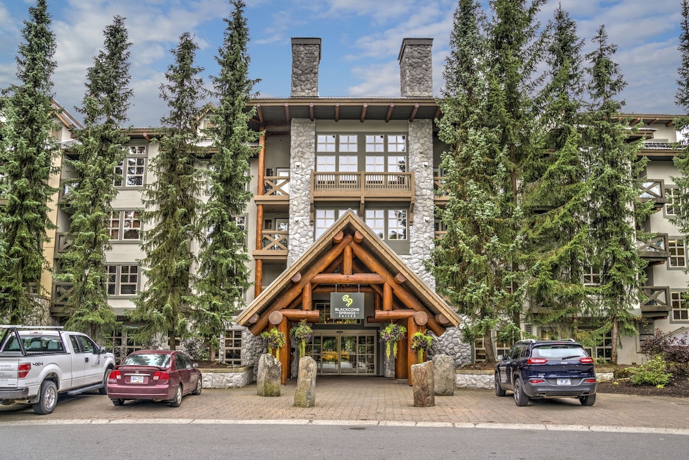 Blackcomb Springs Suites by CLIQUE 54/70