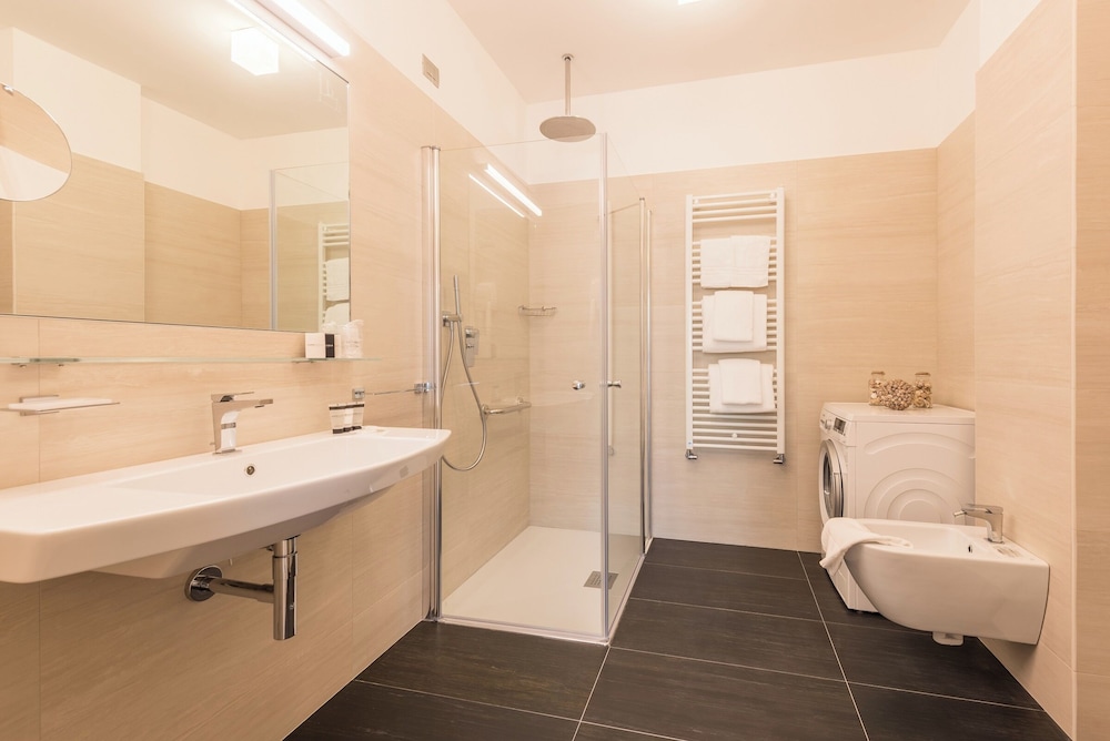 2 BEDROOMS, PREMIUM, APARTMENT, COURTYARD VIEW, ACCESSIBLE