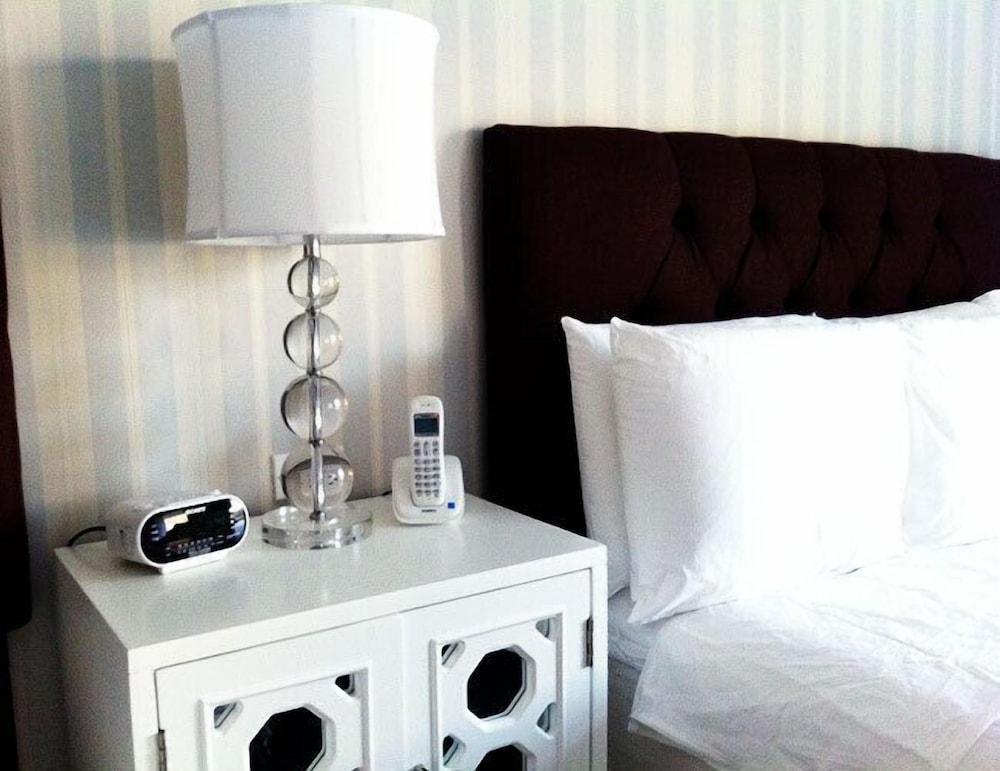 The Milestone Inn 2/5