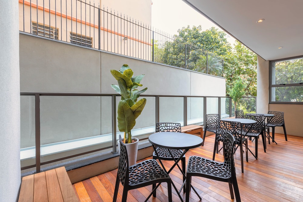 Cozzy Premium Paulista Hotel 54/70