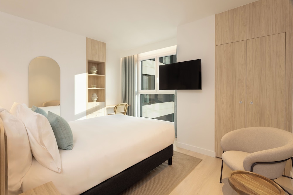 Staybridge Suites & Apartments Malaga by IHG 33/68