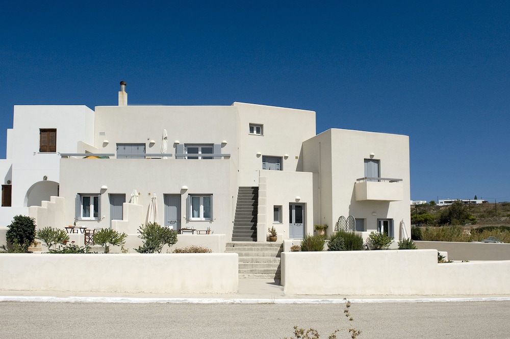 Tsakanos Home 3/50