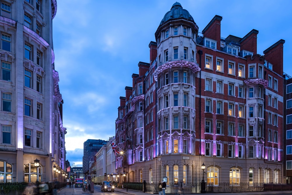 Radisson Blu Hotel, London Tottenham Court Road in LONDON