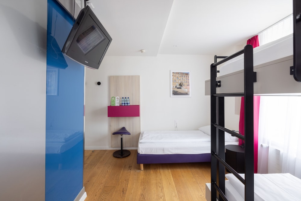 Fred Guest House Zurich Hauptbahnhof 19/50