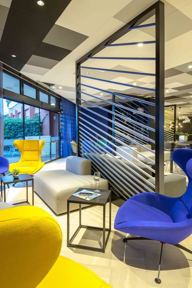 Mercure Hyeres Centre 42/73