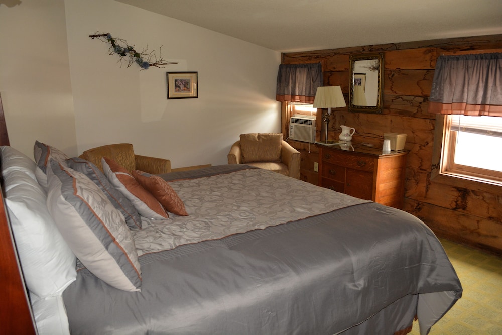 Merrill Farm Inn 6/35