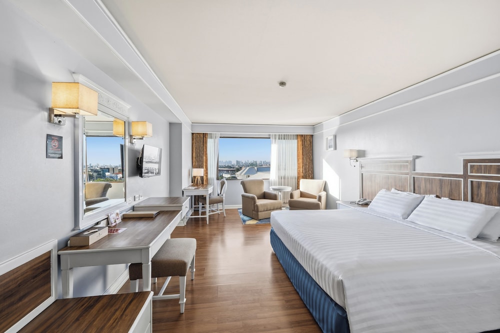 SUPER, DELUXE, KING BED
