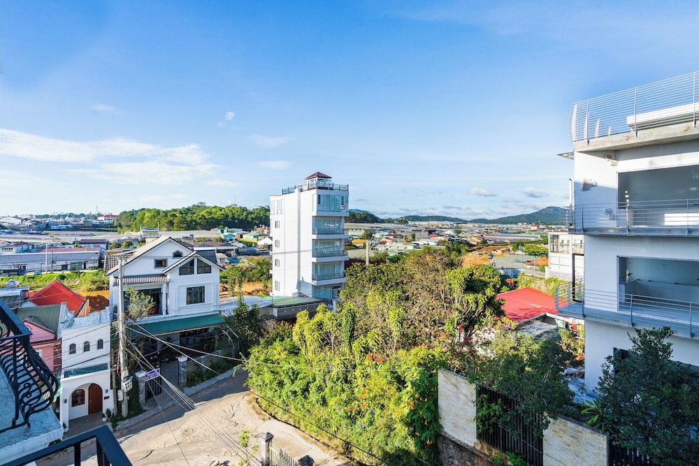 Capital O 585 Saigon Book Da Lat Hotel 57/64