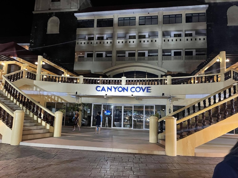 Canyon Cove Hotel & Spa 2/72
