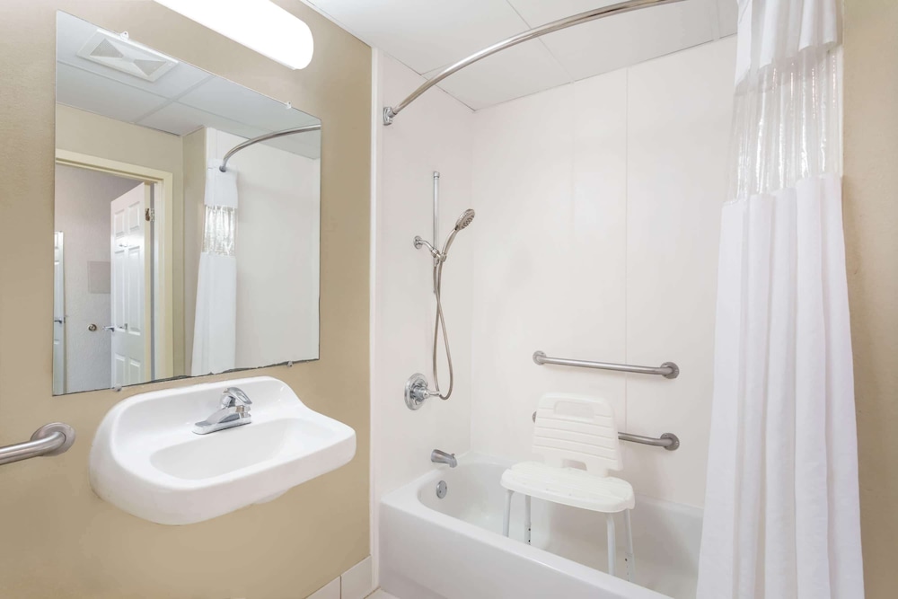 Wingate by Wyndham Savannah Gateway 14/41