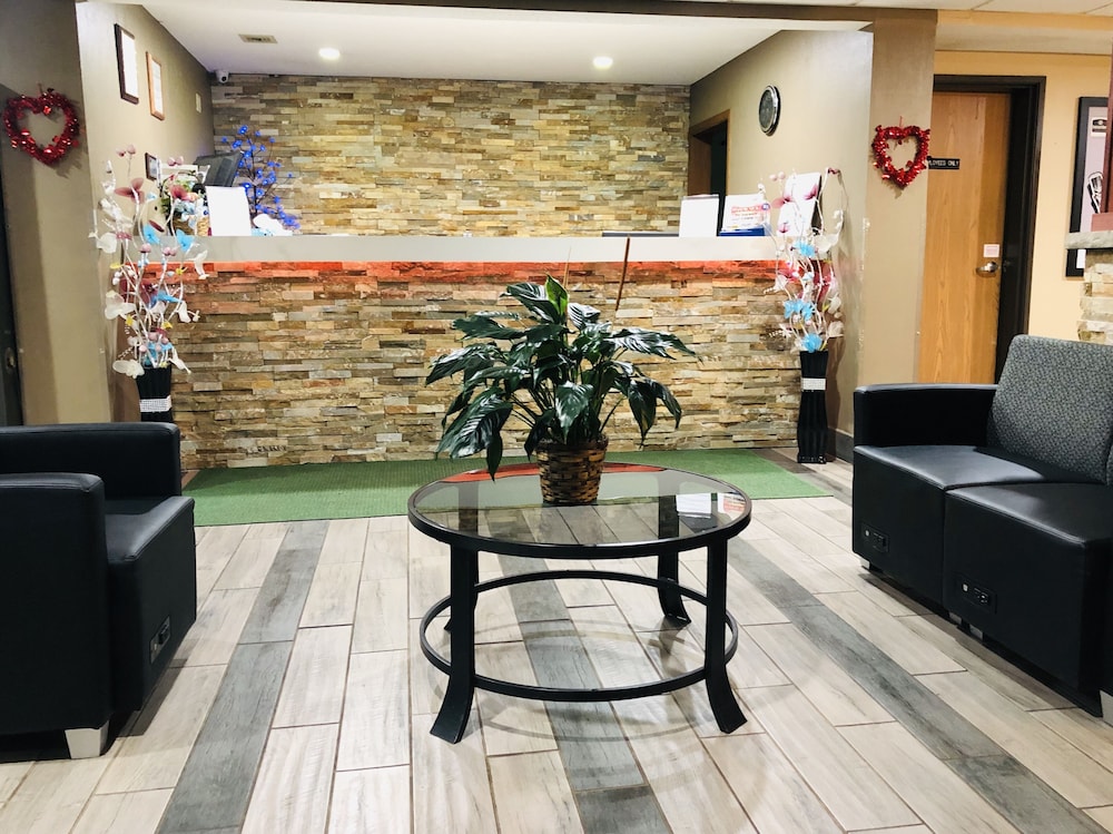 AmericInn by Wyndham Columbus Wisconsin 11/38