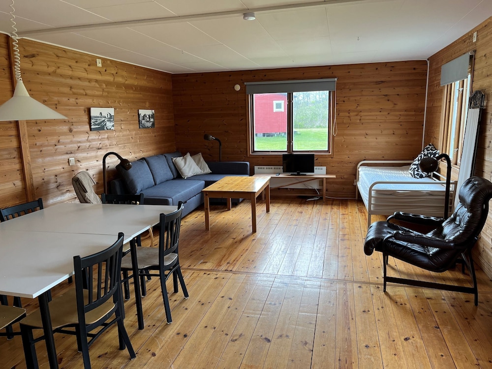 Frosunds Semesterby 18/50