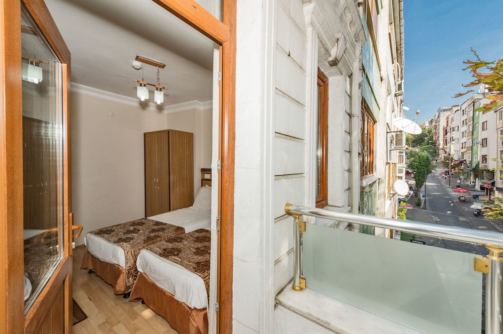 May Hotel Istanbul 27/44