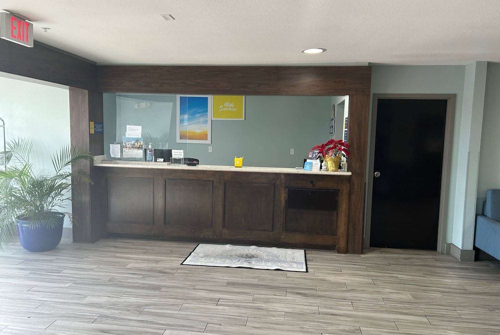 Days Inn By Wyndham Panama City/Callaway 6/26