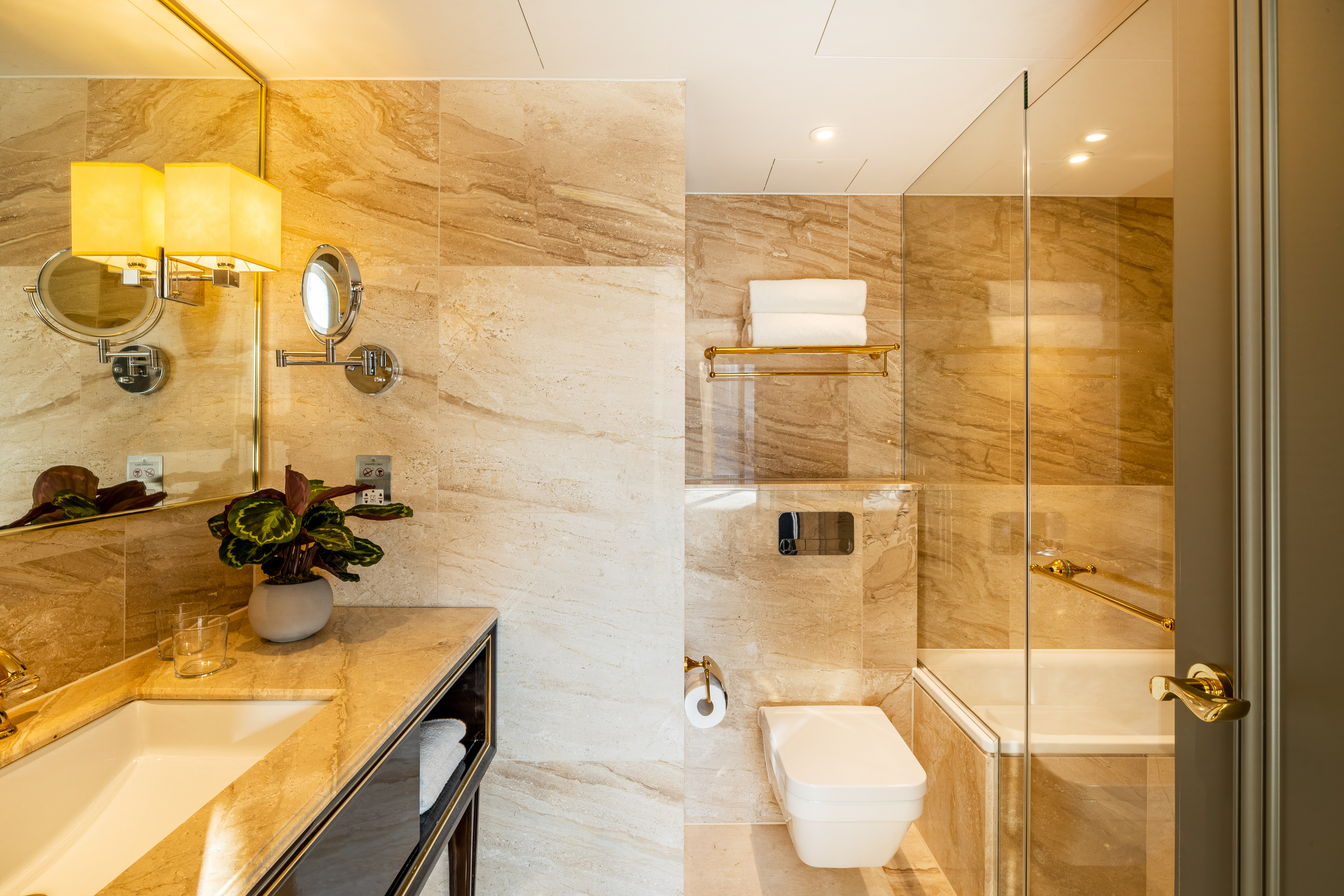 Spitel Fyeld, Junior Suite، Leonardo Hotel London Aldgate - Formerly Hotel Saint 3/4