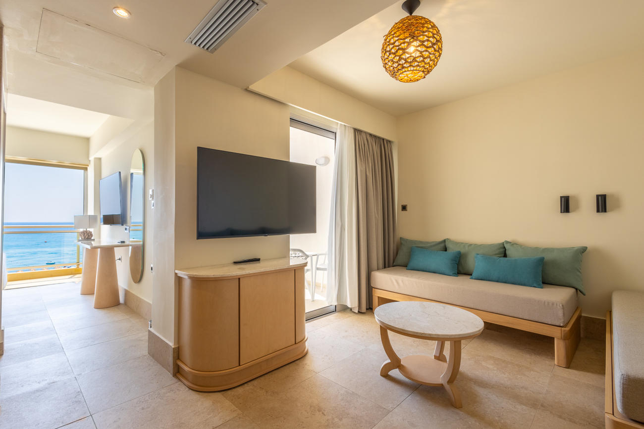 Pegasos Deluxe Beach Hotel 88/113