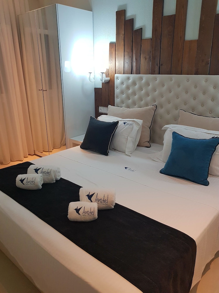 FAMILY, TWIN BEDS, SOFA