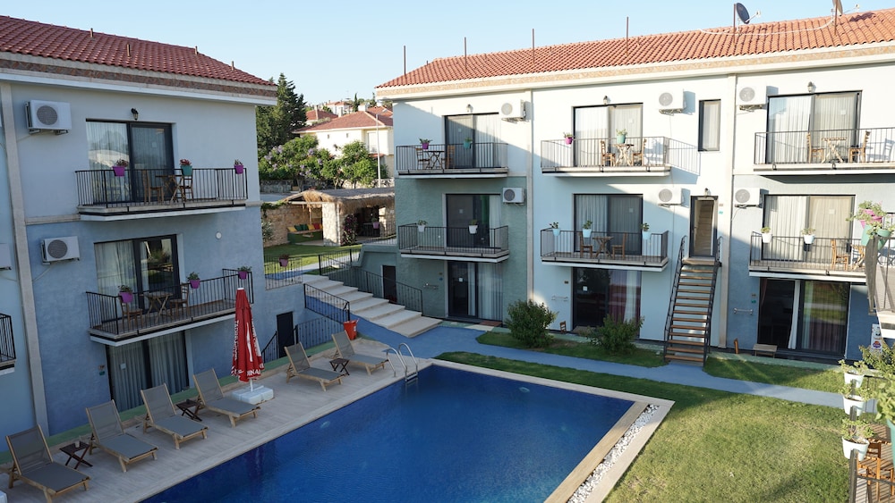 Karyada Hotel 40/50