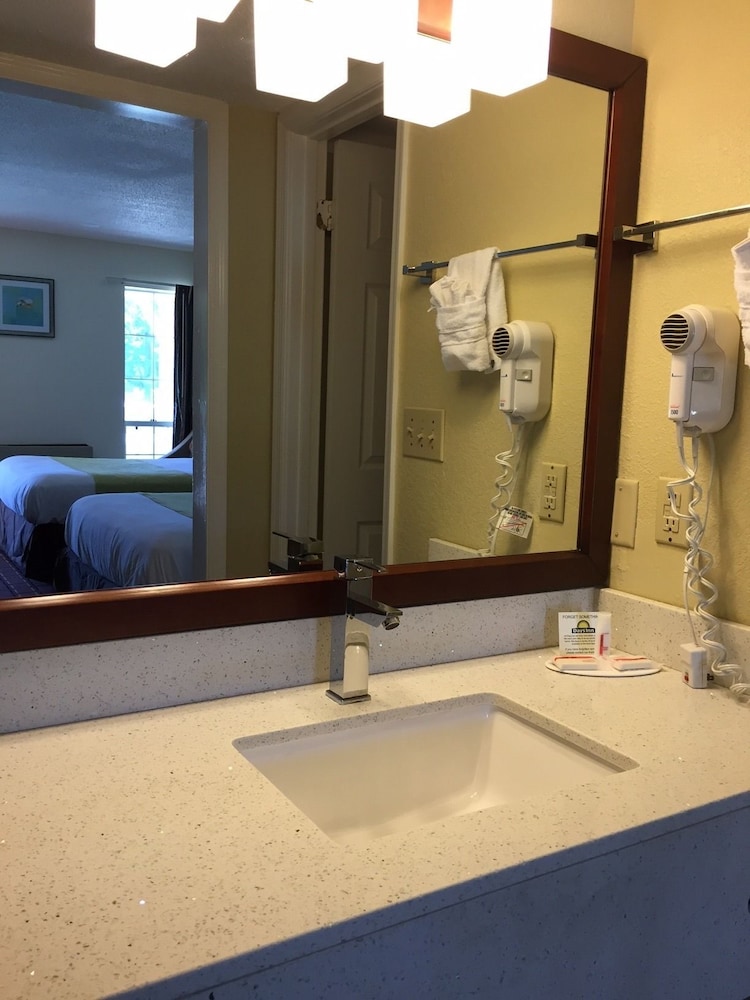 Days Inn by Wyndham Cornelia 9/21
