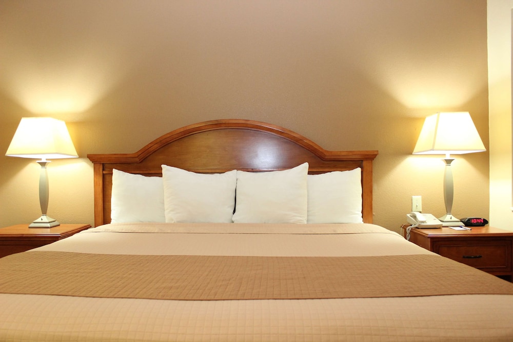 Days Inn by Wyndham Navasota 33/60