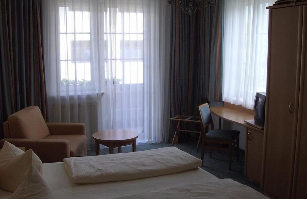 Hotel Roter Hahn Bed and Breakfast 10/44
