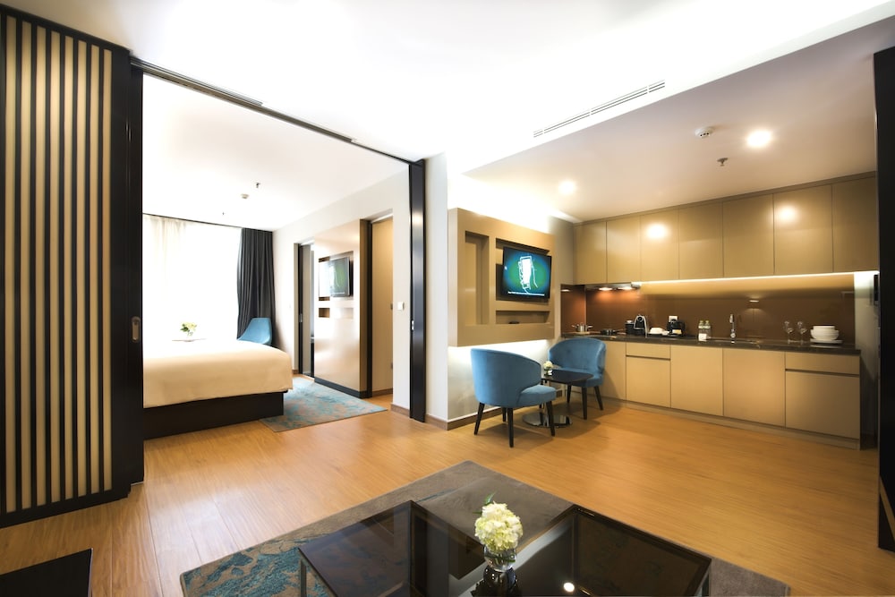 Novotel Suites Hanoi 7/70