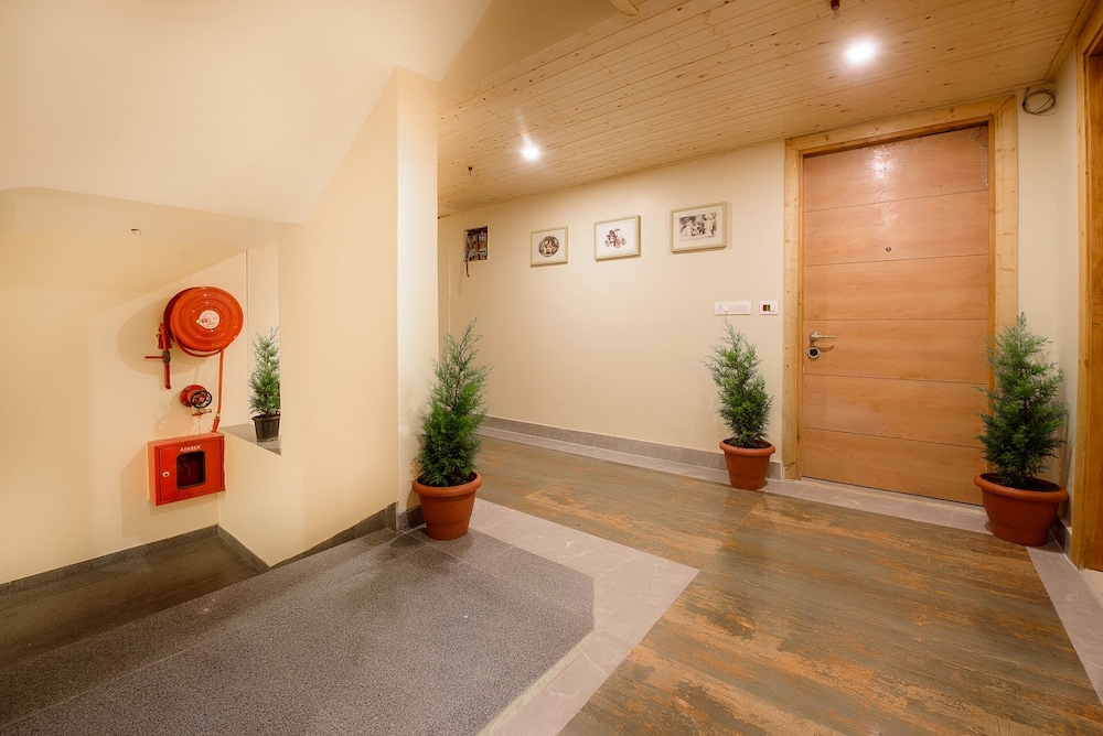 Naturevilas Sarovar Premiere Manali 48/65