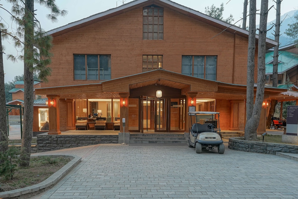 Radisson Golf Resort Pahalgam 4/61