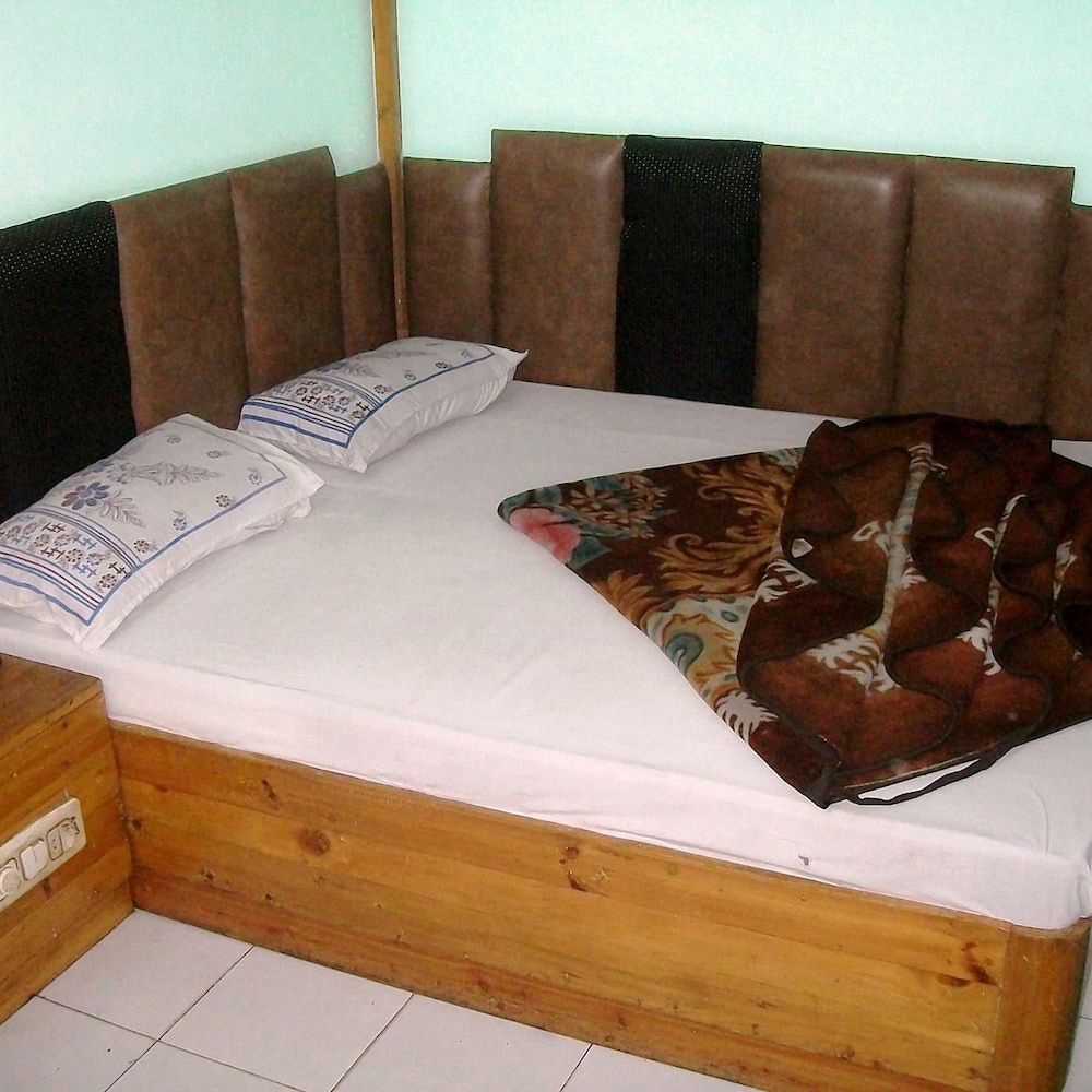 Hotel Delhi Regency 54/63