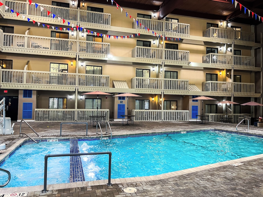 Hotel 1620 Plymouth Harbor 2/65