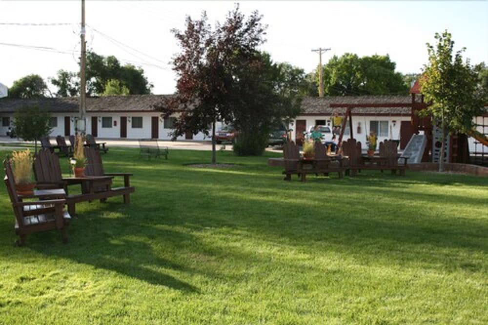 Covered Wagon Motel (ex Rodeway Inn Lusk) 47/50
