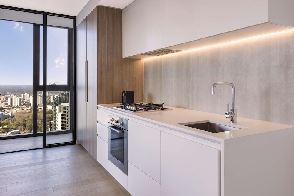 Avani Melbourne Central Residences 6/76