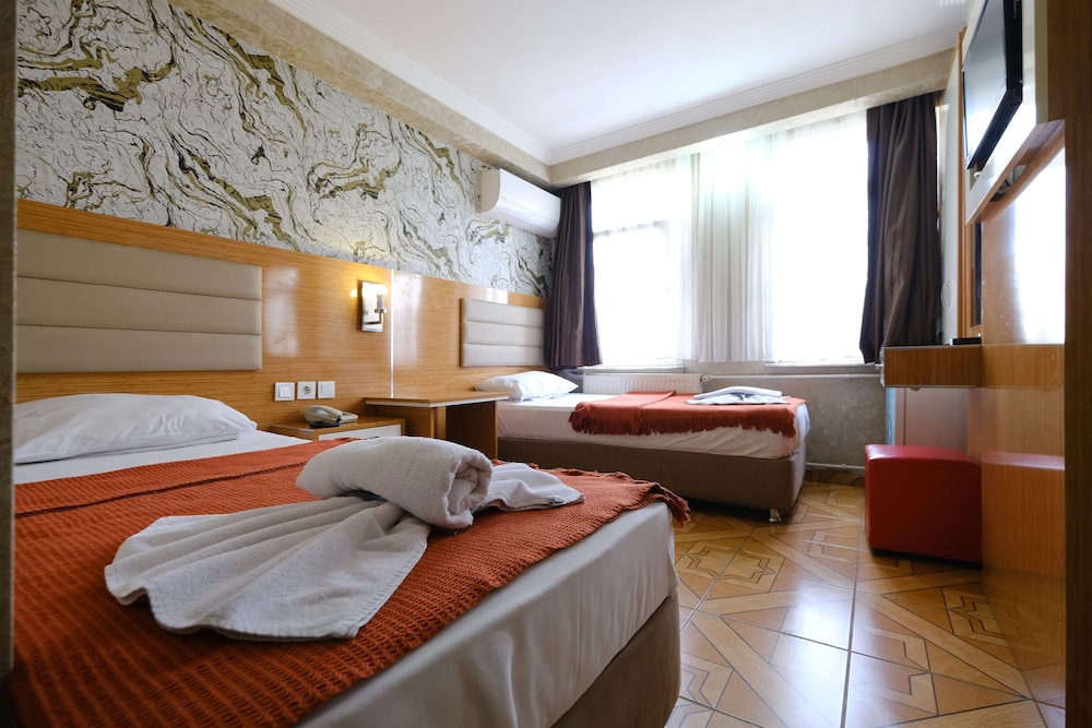 Ozbek Hotel 29/64