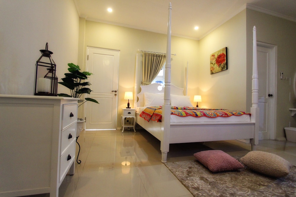 Omah Madam Bed & Breakfast 31/44