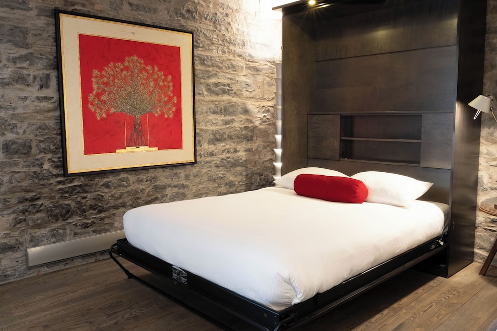 DELUXE, MULTIPLE BEDS