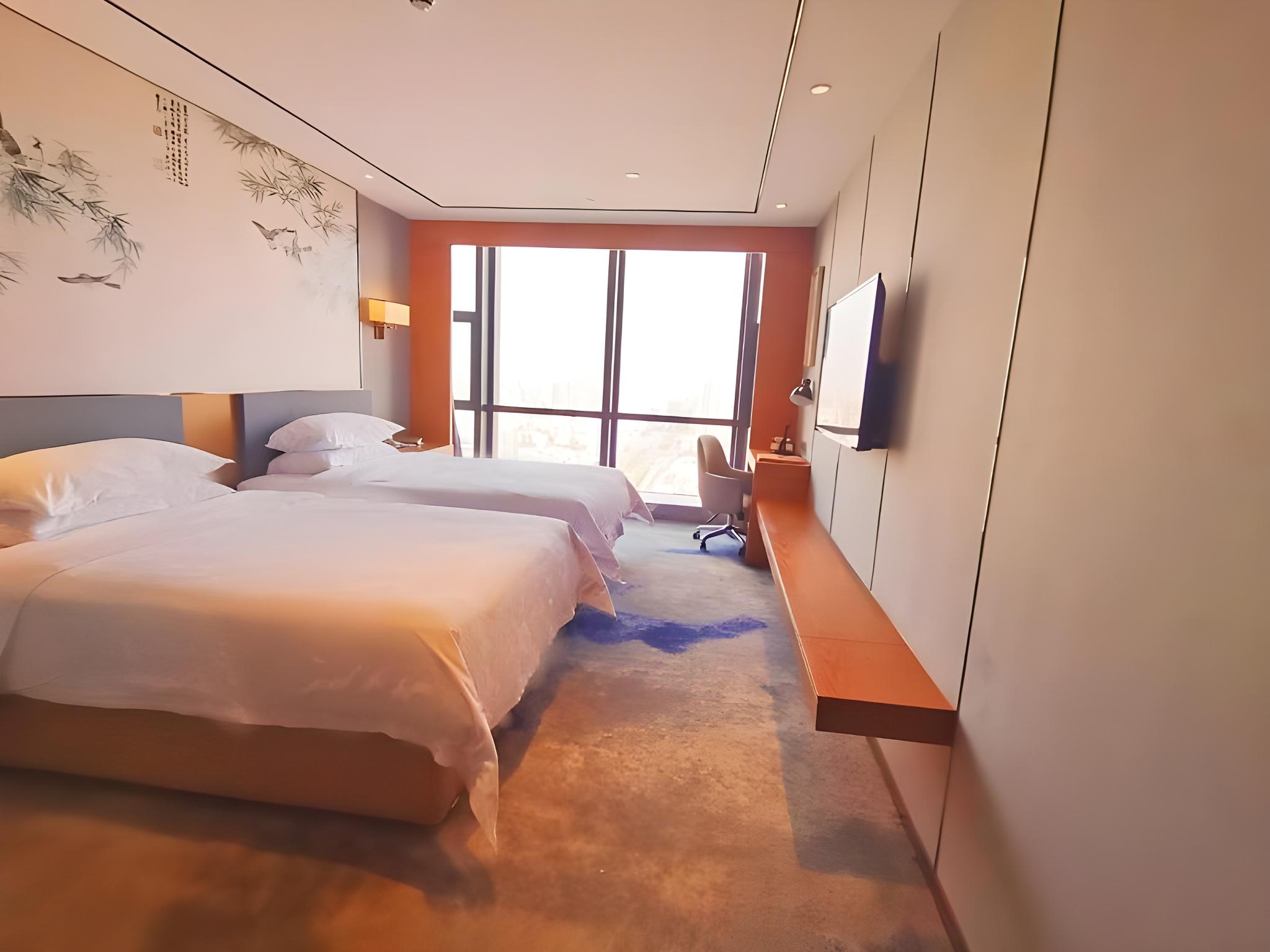 Venus Royal Hotel (Foshan Kuiqi Metro Station) 33/49