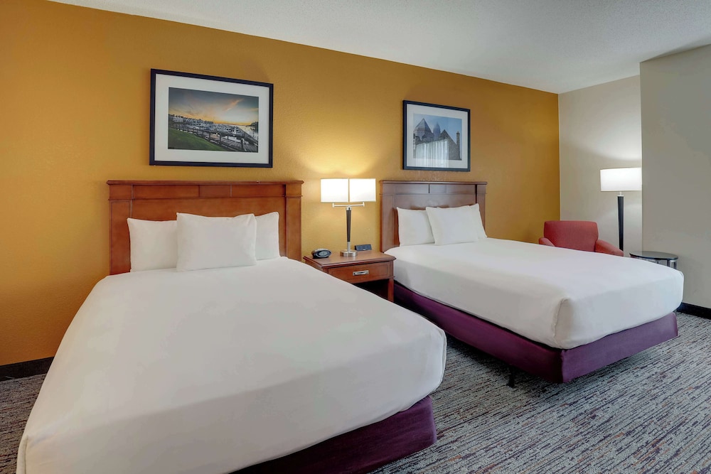 Drury Inn & Suites Charlotte Northlake 18/50