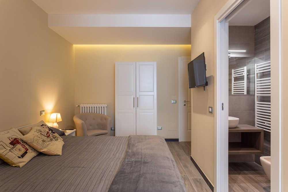 Carla s Rooms with Private Bathroom & Kitchen 11/26