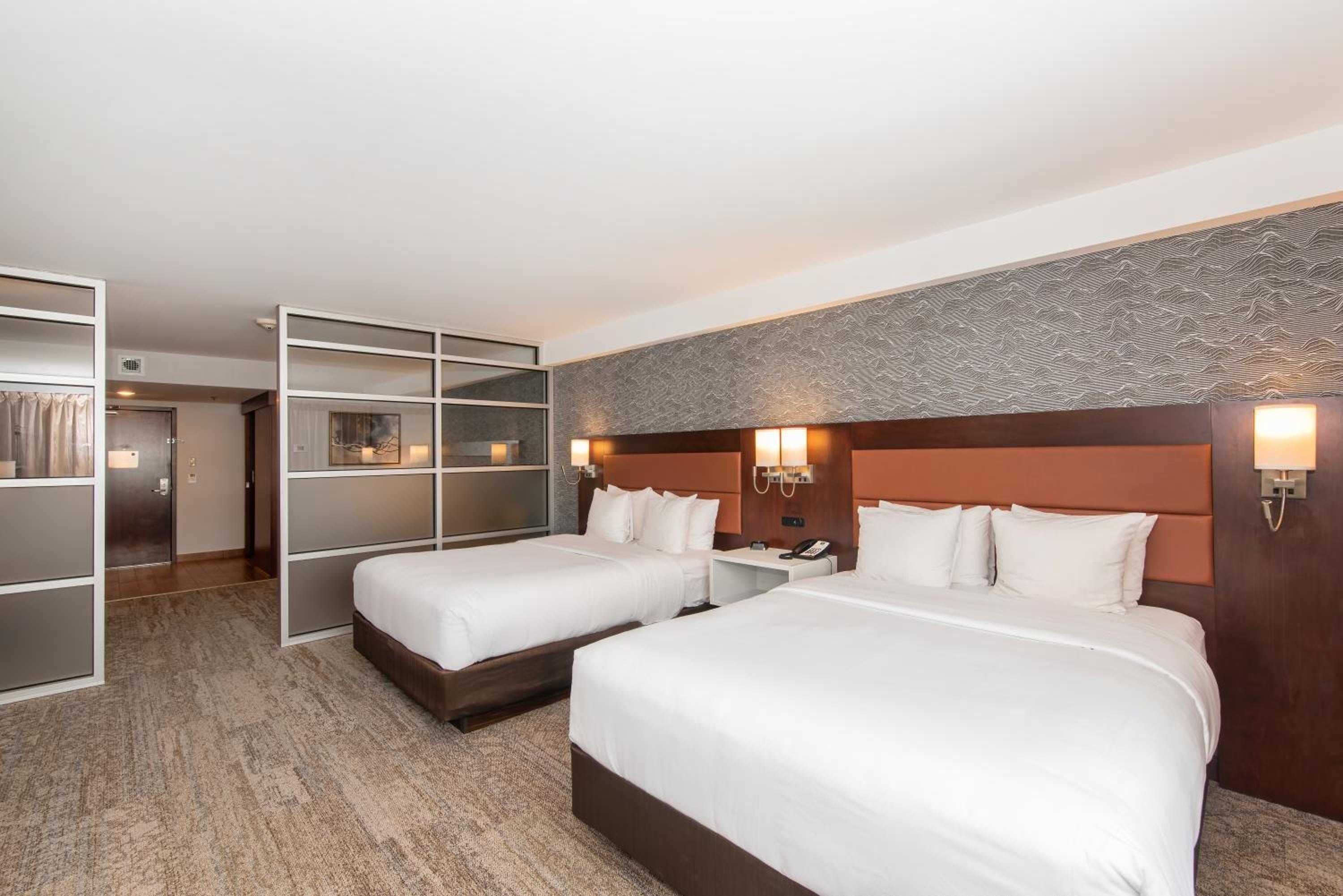 جناح بسرير كينج وسريرين كوين، Quality Inn and Suites Val d Or, QC 2/4